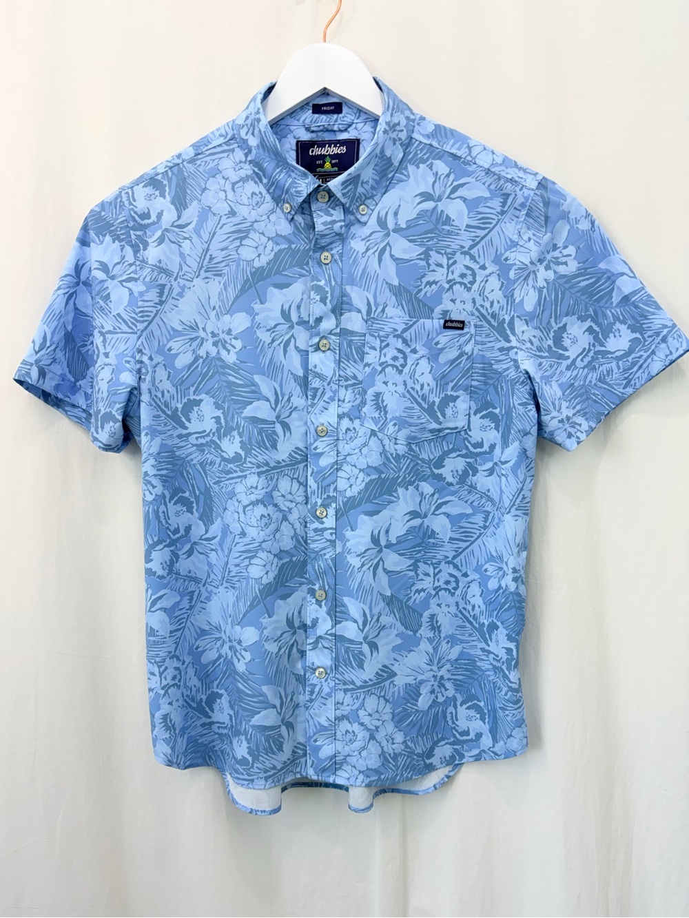 Chubbies Shake'm On Down SS Button-Down Performance Shirt Blue Tropical MEDIUM
